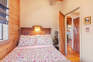 Mighty Oak Log Cabin - Fredericksburg - 4