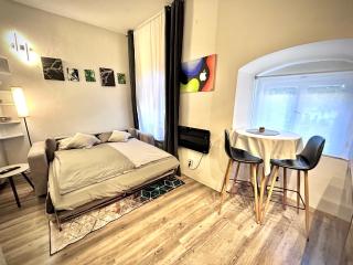 K&H Apartmens Industrial - 1