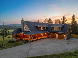 Rolling Hills Retreat - Family Friendly - Millarville - 0