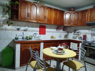 Habitación privada, TV y WIFI cerca a Barranco - H3 - 2
