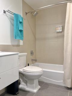 Downtown Escape - 2BR w Skyline Views & Hot Tub - 1