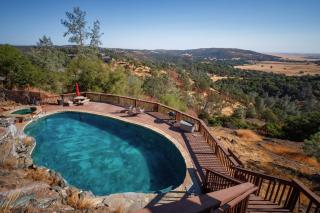 Breathtaking view of the Hills with HotTub, Pool and Pool Table - - 9