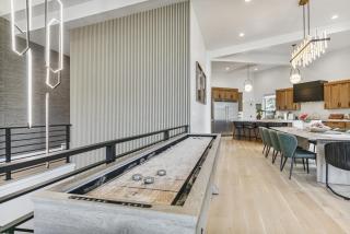 9005A - Luxury Four Bedroom - 2