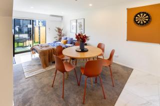 Bright & Stylish 2BR Near Addington Park - Addington - 6