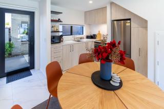 Bright & Stylish 2BR Near Addington Park - Addington - 3