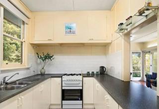 Charming Beach Retreat - 7