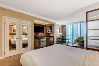 MGM Signature-11-611 Strip View Jacuzzi Studio - 2