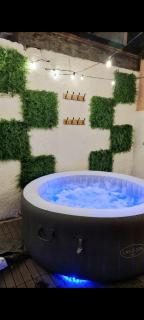 HotTub,Sauna,Massage,Firepit,Games,Beach - 0