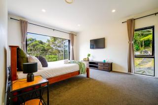 Family Friendly 4 Bedrooms House in Dairy Flat - 1