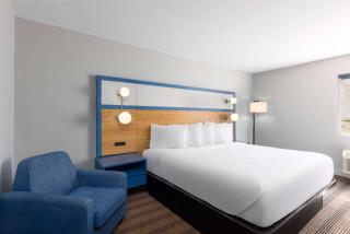 The Inn & Suites Omaha Near Zoo - Omaha - 4