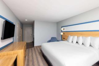 The Inn & Suites Omaha Near Zoo - Omaha - 6