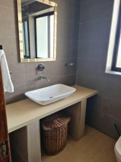Contemporary 2 bedroom furnished serviced apartment in Lavington, Nairobi, Kenya - Nairobi - 4