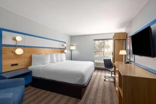 The Inn & Suites Omaha Near Zoo - Omaha - 3