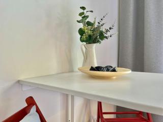 Sunlit - Prague Apartment - 5