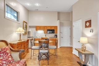 Grand Wood Suites - 3rd Floor Back Side Corner Penthouse Suite 305 - Nashville - 9
