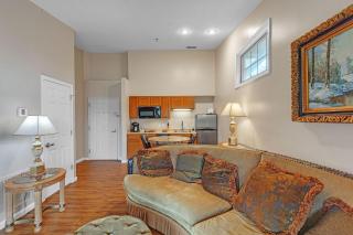 Grand Wood Suites - 3rd Floor Front Side Corner Penthouse Suite 301 - Nashville - 2