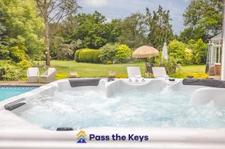 Detached countryside family home, set in extensive private gardens, with a hot tub - Pass the Keys - 0