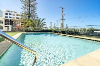 SHARA Stunning Ocean Views and Modern Comfort - Alexandra Headland - 7