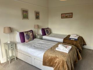 Rie's Retreat - The Amethyst Room - Glastonbury - 0