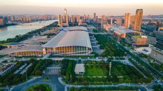 Yu Manju High-floor Huge-Screen Audiovisual Hotel-Guangzhou Tower Zhujiang New Town Sports West Road Branch - Canton - 1
