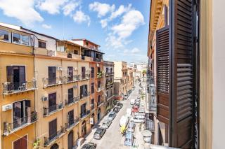 Cozy Apartments between Politeama and the Port - Palermo - 0