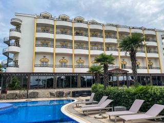 Hotel Miramare - Vodice - 0
