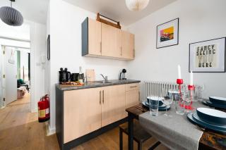 1BR Stylish Flat by HostaraHomes, Near Liverpool Street, Prime London Location, Sleeps up to 4 - Londra - 7