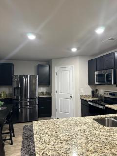 Exquisite 5 Bedroom Near Airport - Ellenwood - 6