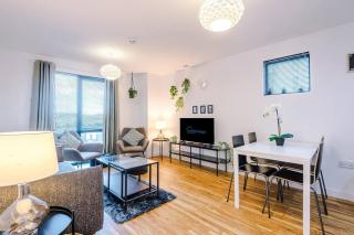 Sleeps 6, Stylish Apartment, Perfect For Groups, Long Term Disc - Liverpool - 0