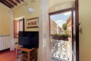 Classic roman home next to Popolo Square - 8