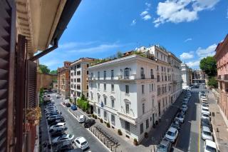 Classic roman home next to Popolo Square - 9