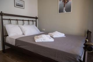 Erato 2 Cosy Apartment by HomeSH - 4