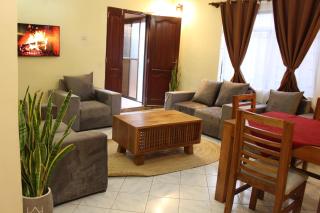 Ultra Home Apartment - - 2