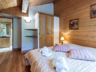 Spacieux chalet 8 pers avec piscine, spa et pied des pistes - 3 étoiles Atout France - FR-1-461-21 - 2
