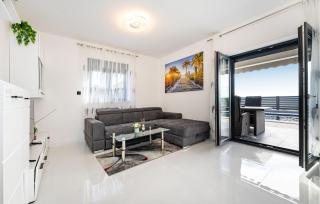 Stunning Home In Maslenica With Wifi - 8