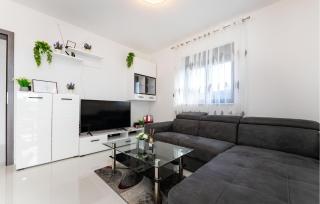 Stunning Home In Maslenica With Wifi - 7