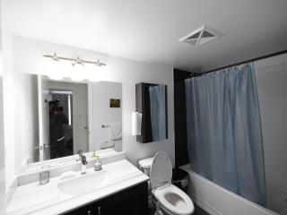 Executive 3 Bedroom Town House - Mississauga - 4