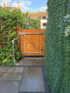 Bewdley River Cottage - Free private gated parking for 2 cars - River front location - Bewdley - 7