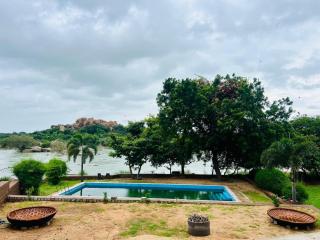 Leo Comforts River Side Resort - Hampi - 0