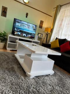Bay Loft Apartment, Starlink Internet speeds and Netflix - Homa Bay - 6