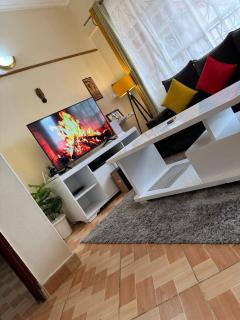 Bay Loft Apartment, Starlink Internet speeds and Netflix - Homa Bay - 5