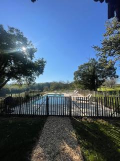 Gîte Les Mareillauds - Piscine - Salon - 9