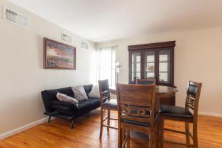 4 Bedroom-Airport Convient - 2