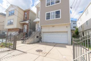 4 Bedroom-Airport Convient - 9