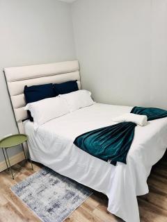 Shalom Apartment on independece 77 unit 102 - 1