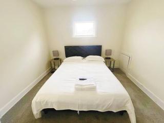 The Celi House - 2 bedroom bath house 10min Downtown & Airport near Cleveland Clinic Fairview - Cleveland - 5