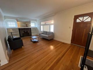 The Celi House - 2 bedroom bath house 10min Downtown & Airport near Cleveland Clinic Fairview - Cleveland - 4