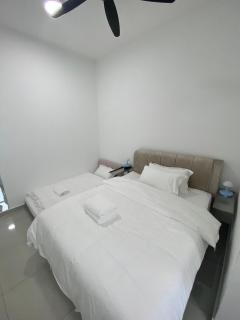 Bukit Indah - Room with Private Bathroom 1-3pax - Johor Bahru - 2