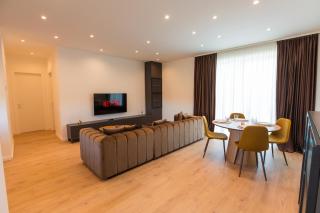 Roots Three - Modern Lakeview Apartment - Bucareste - 3