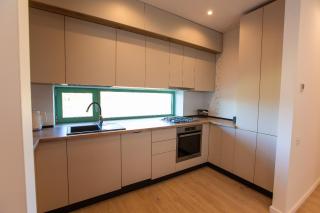 Roots Three - Modern Lakeview Apartment - Bucareste - 8